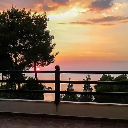Beachside Haven, Poolside Serenity & Sunset Magic